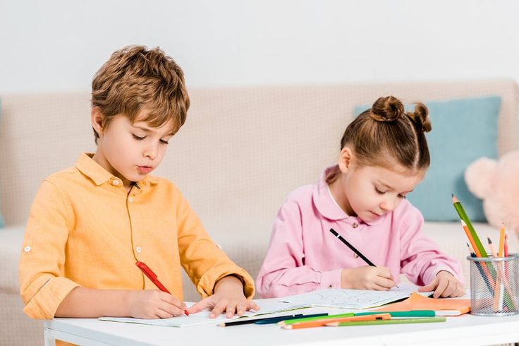 Cách giúp trẻ tự kỷ học cách chia sẻ cảm xúc qua ngôn từ hiệu quả