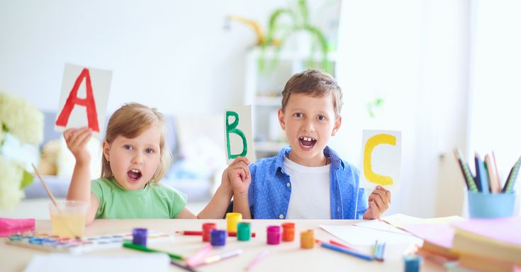 Hướng dẫn trẻ tự kỷ tham gia vào các cuộc trò chuyện đơn giản