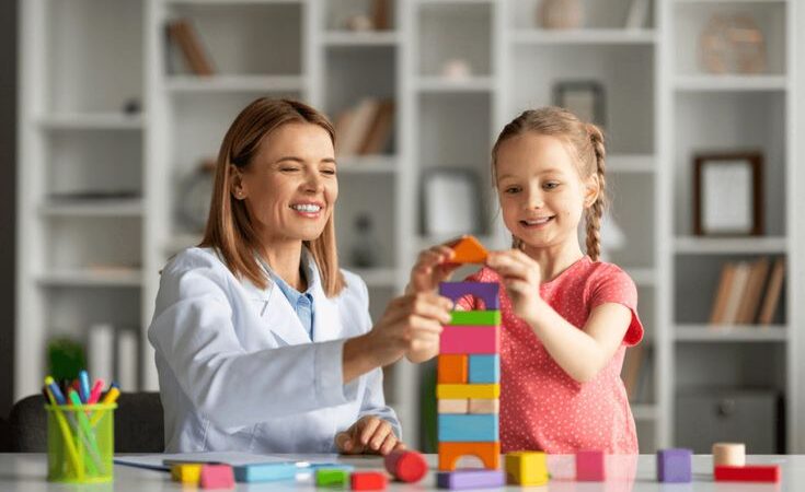 Hướng dẫn trẻ tự kỷ tự mặc đồ chải tóc